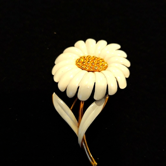 Trio of Monet White Enamel Brooches/ Pins - Picture 3 of 8